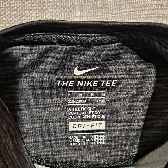 Nike Tee - Picture 2 of 4